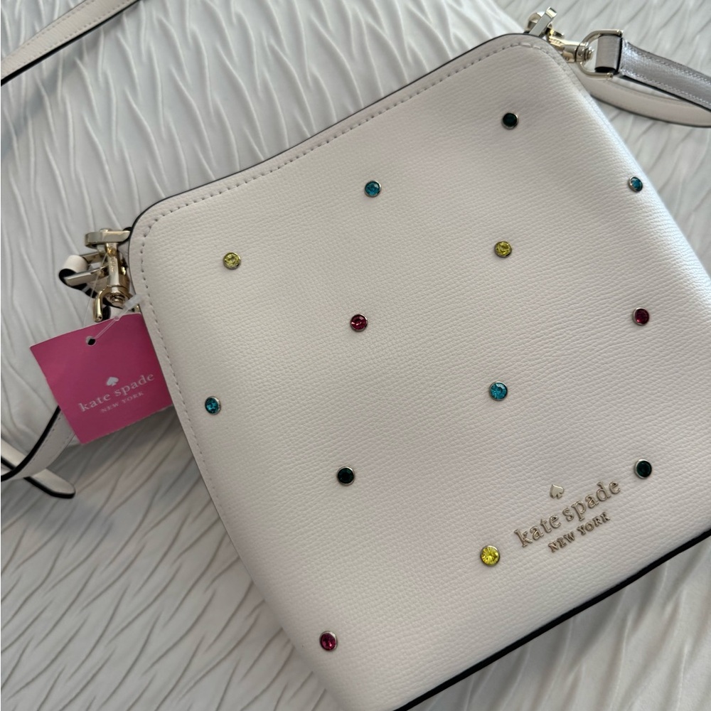 Kate Spade White Crossbody Bag with Minimalist Design